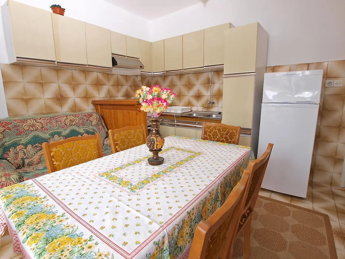 Apartment Milutin 1051 Pula Croatia
