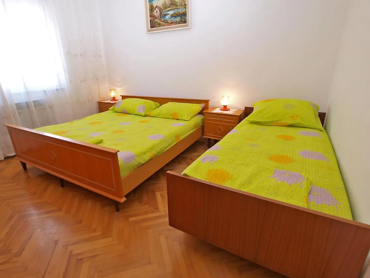 Apartment Milutin 1051 Pula