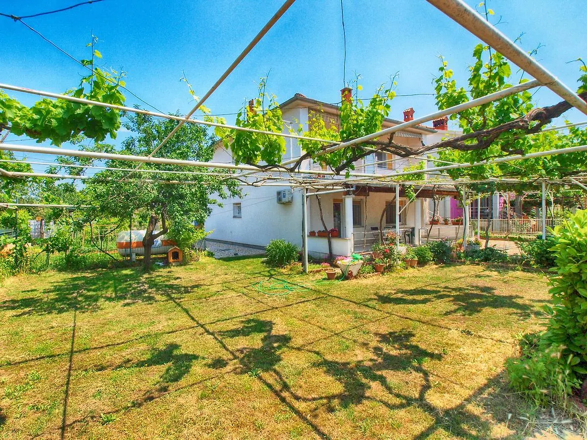 Apartment Milutin 1051 Pula