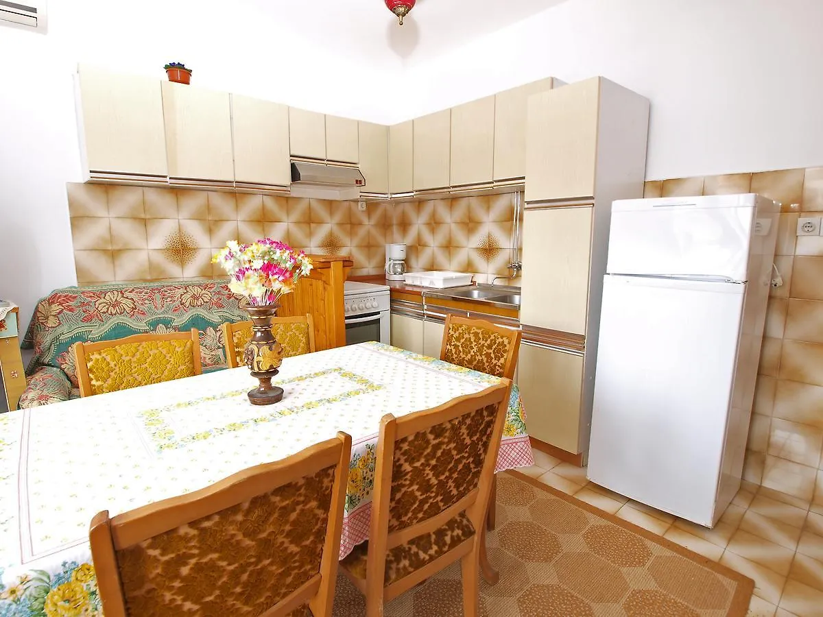 Apartment Milutin 1051 Pula